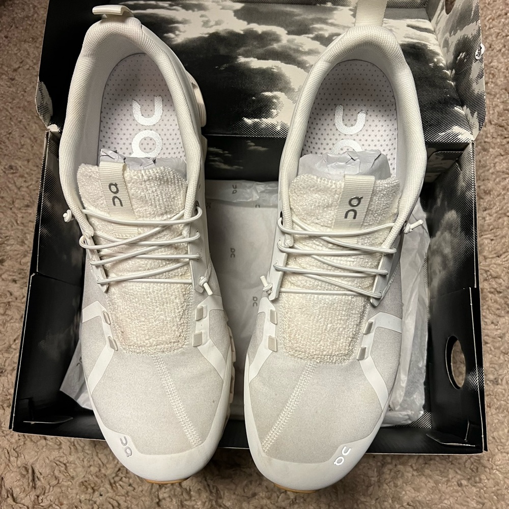 On cloud - cloud Terry white size 13.